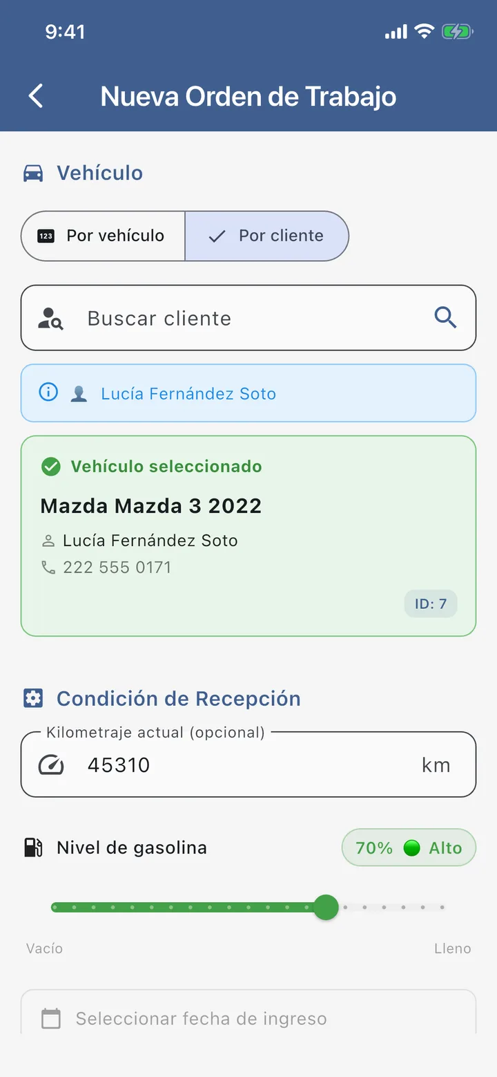 Nueva orden de trabajo: vehículo Mazda 3 2022 seleccionado, kilometraje 45310 y nivel de gasolina al 70 %.